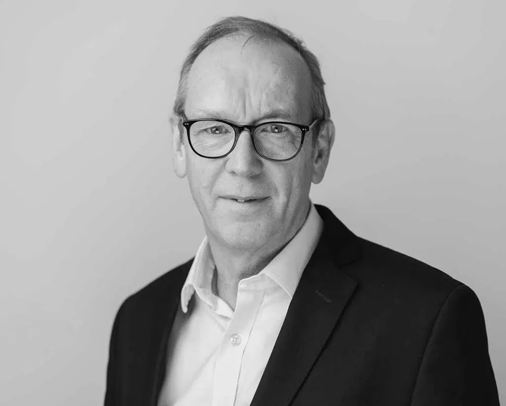 Alan Website Headshot.jpg
